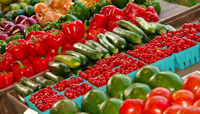 lumière chaude et vive pour accentuer les couleurs des légumes