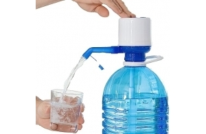 InnovaGoods® Distributeur d'eau Manuel Watler XL, Confort Maximal, sans BPA, Robinet Anti-Goutte, Adapté carafes 2,5-10L, Facile à Nettoyer, Bleu/Blanc, 8 x 16,5 x 18 cm, Polypropylène