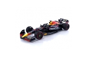 MINICHAMPS - Red RB18 - Winner Hungarian GP 2022-1/18