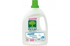 L'Arbre Vert Lessive Fraîcheur Intense - Hypoallergénique - 34 Lavages - 94% d'ingrédients d'origine naturelle - 1,53L