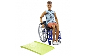 Barbie Poupée Ken Fashionistas Brune avec Fauteuil Roulant et Rampe, t-Shirt de Plage et Short Orange, vêtements et Accessoires, Jouet Enfant, Dès 3 Ans, HJT59